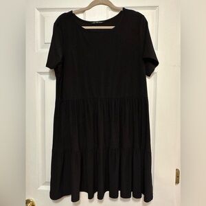 Cute little black dress!